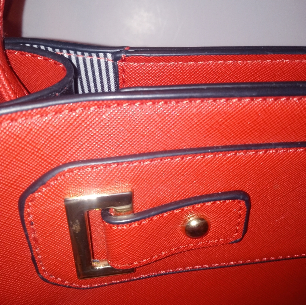 Small Red Bag - Picture 6 of 6